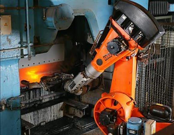 Automation_of_foundry_with_robot